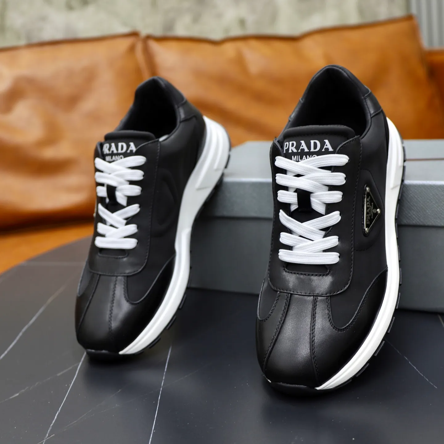Ex-factory price: 580💰🙅‍♂️🙅‍♂️🙅‍♂️ Brand: PRADA Standard code: 38–44 (45 can be customized) Grade: Same as the official website Material: Original cowhide stitching Comfortable pig and cow lining Light and wear-resistant outsole Style category: Men's fashionable casual shoes and boots Running sneakers Distinguished luxury brand elements Top luxury Color: actual picture color